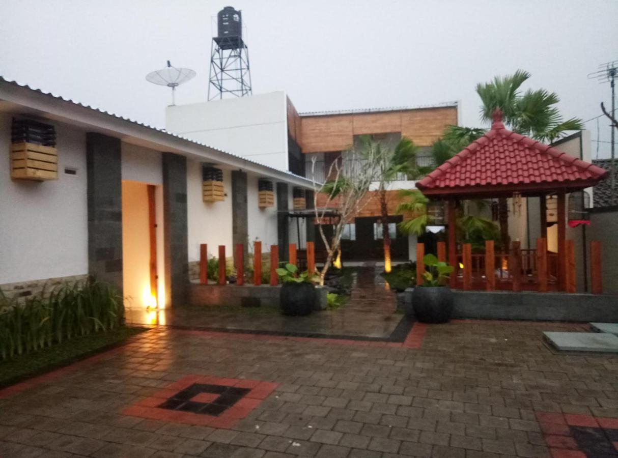 Fredelia Homestay Bromo Exterior photo