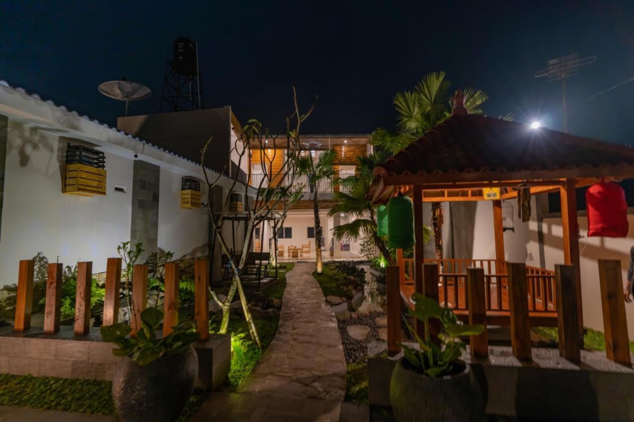 Fredelia Homestay Bromo Exterior photo